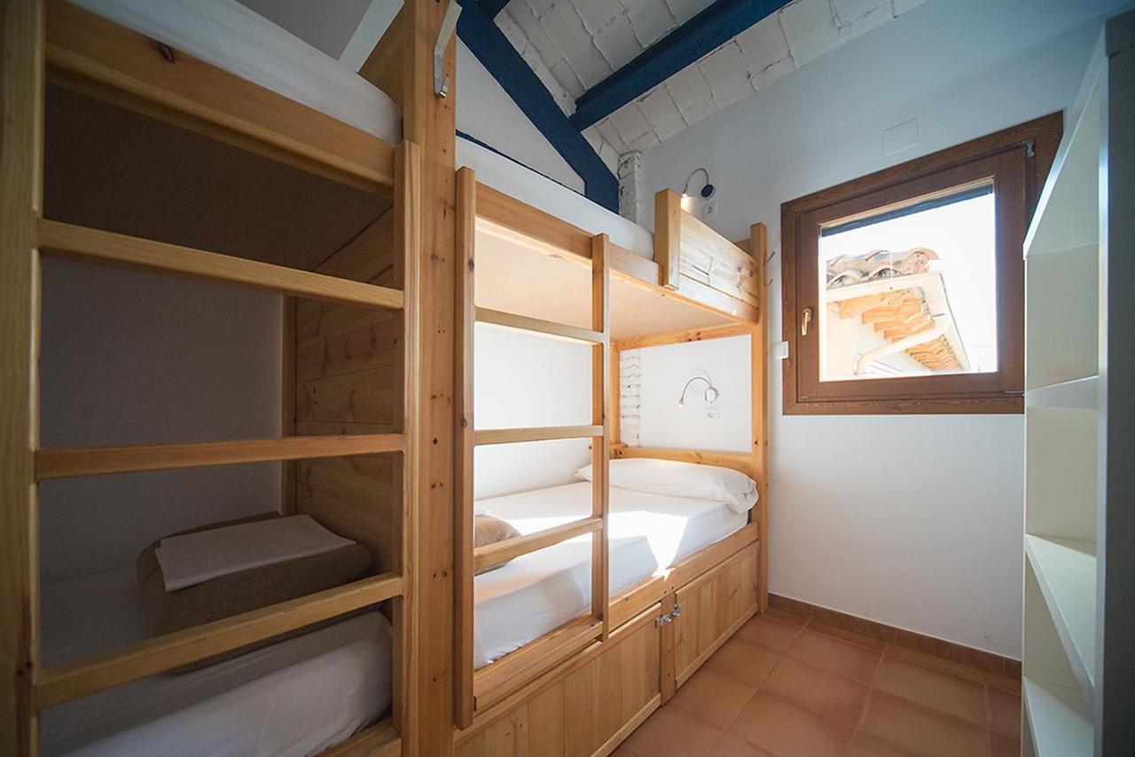 Crux Albergue Adahuesca Екстер'єр фото